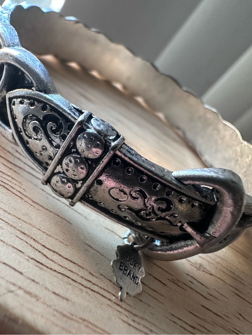 Vintage Rare Lucky Brand Silver Tone Buckle Design Bracelet EUC - Picture 5 of 8